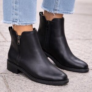 Universal Thread Black Faux Leather Boots With Memory Foam Insole Size 8.5